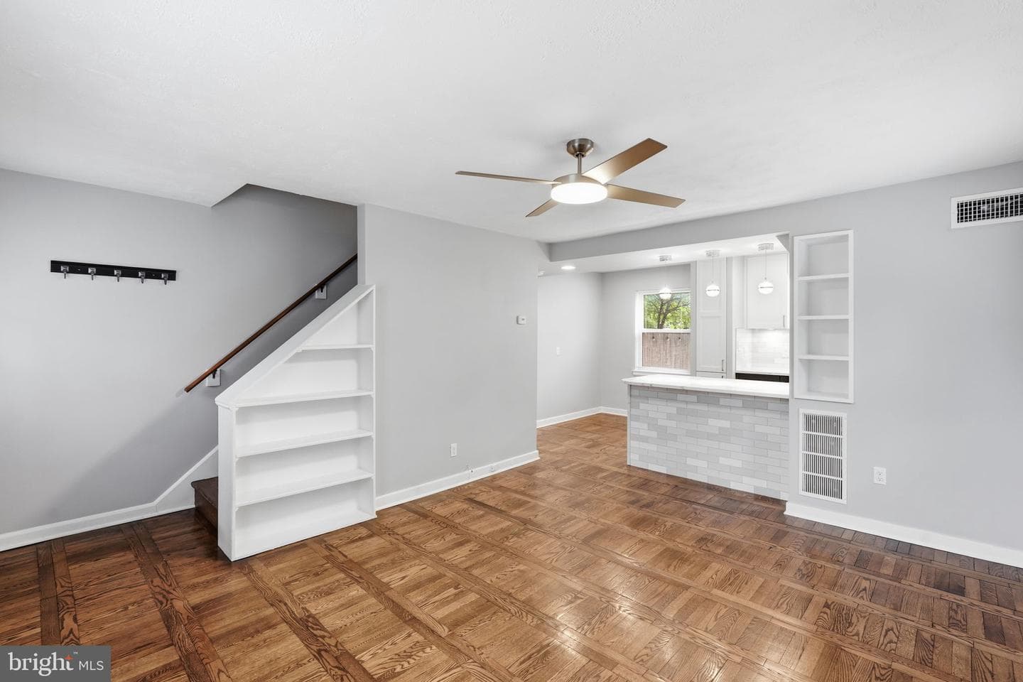 829 S Irving Street photo 5