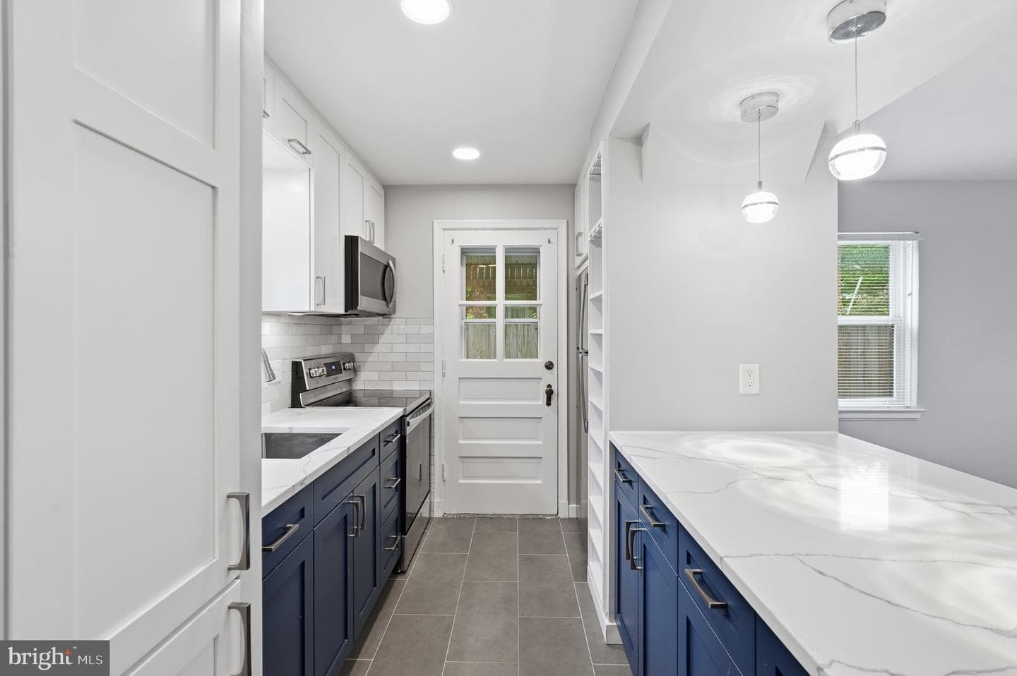 829 S Irving Street photo 9