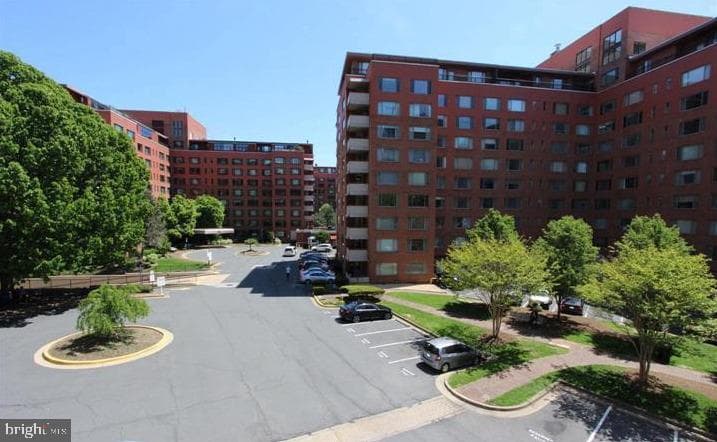 1121 Arlington Boulevard #825 photo 10