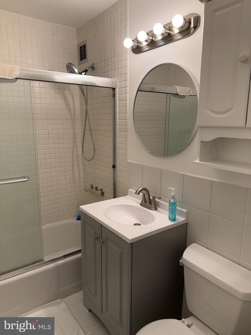 1121 Arlington Boulevard #825 photo 7