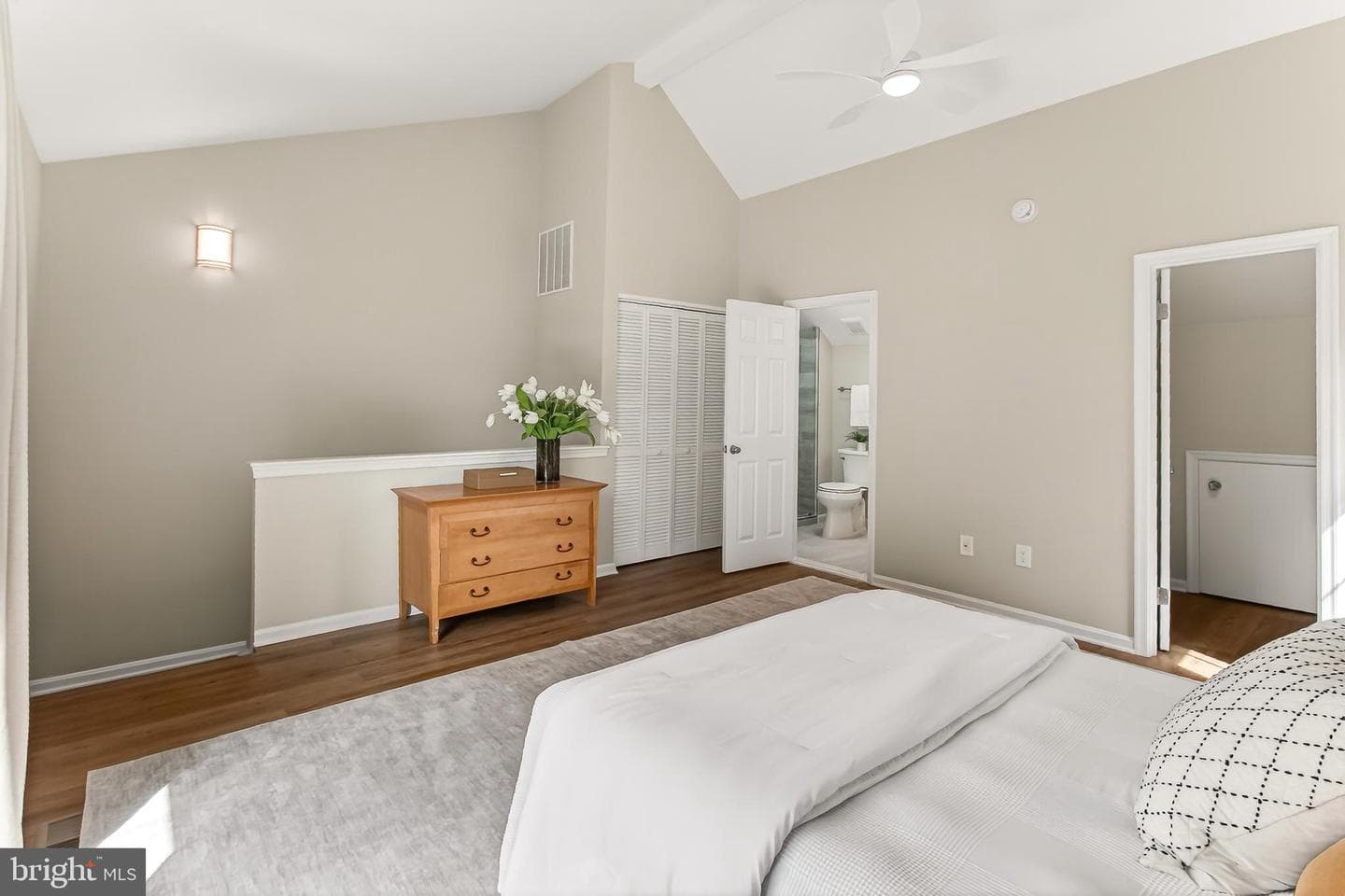 116 N Bedford Street #b photo 27