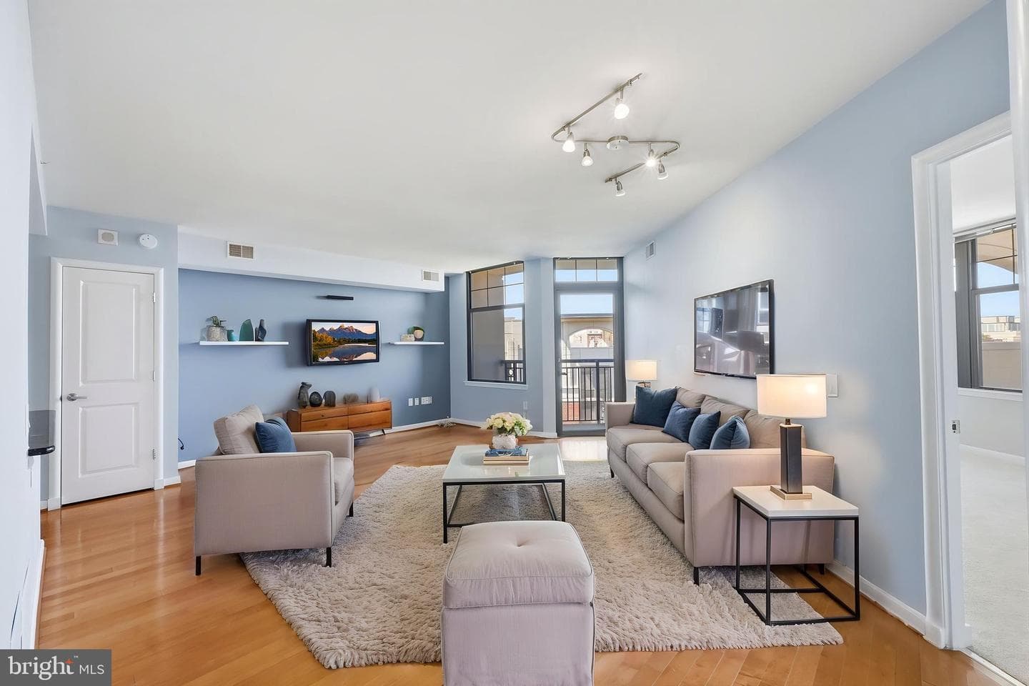 1021 N Garfield Street #735 photo 11