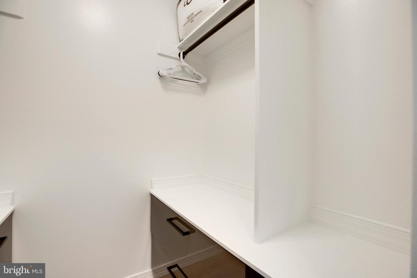 1300 Army Navy Drive #814 photo 36