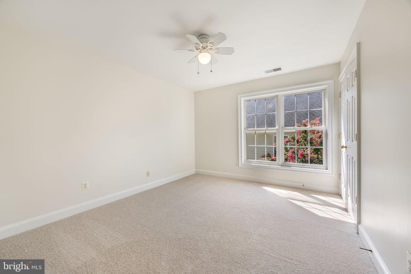413 N Frederick Street photo 36