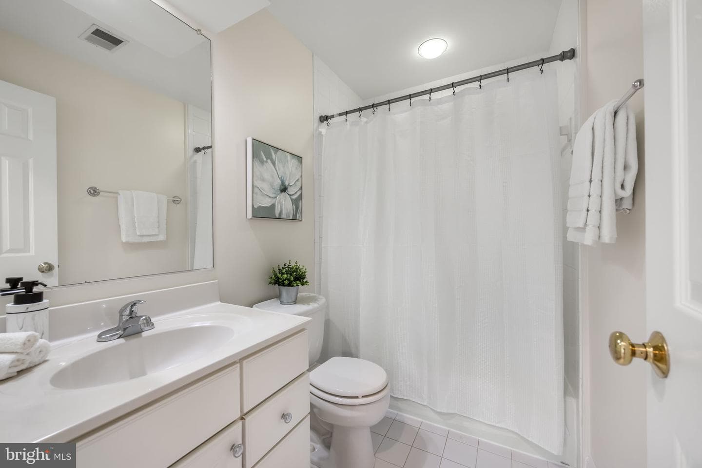 413 N Frederick Street photo 39
