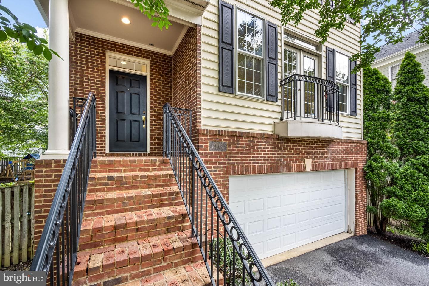 413 N Frederick Street photo 9
