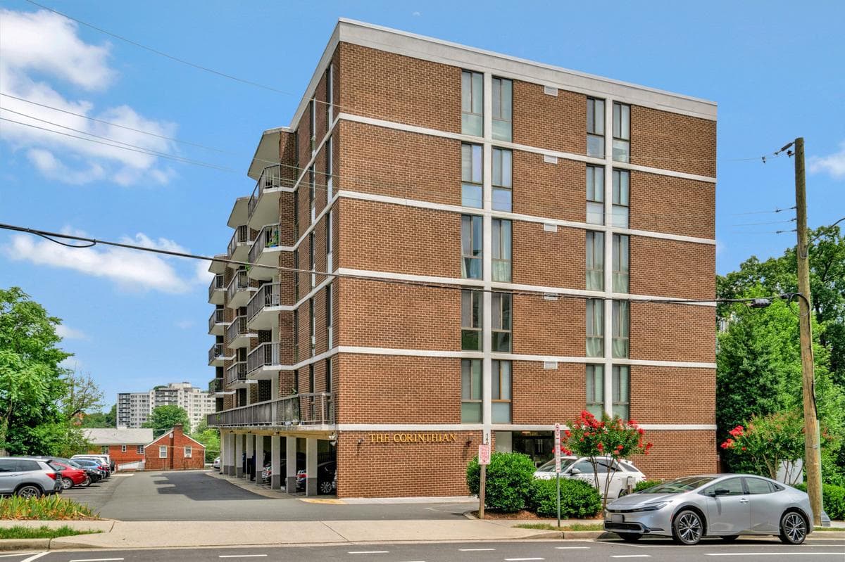 1401 N Rhodes Street #301, Arlington
