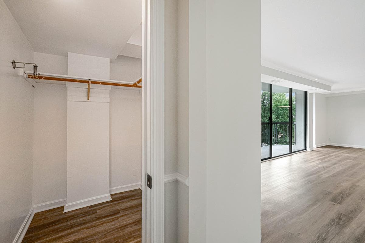 1401 N Rhodes Street #301 photo 36
