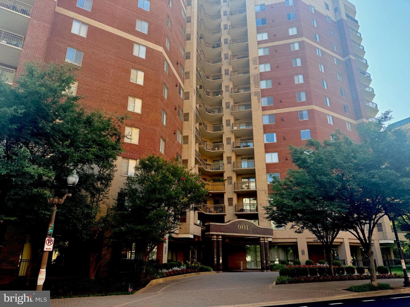 901 N Monroe Street #402, Arlington