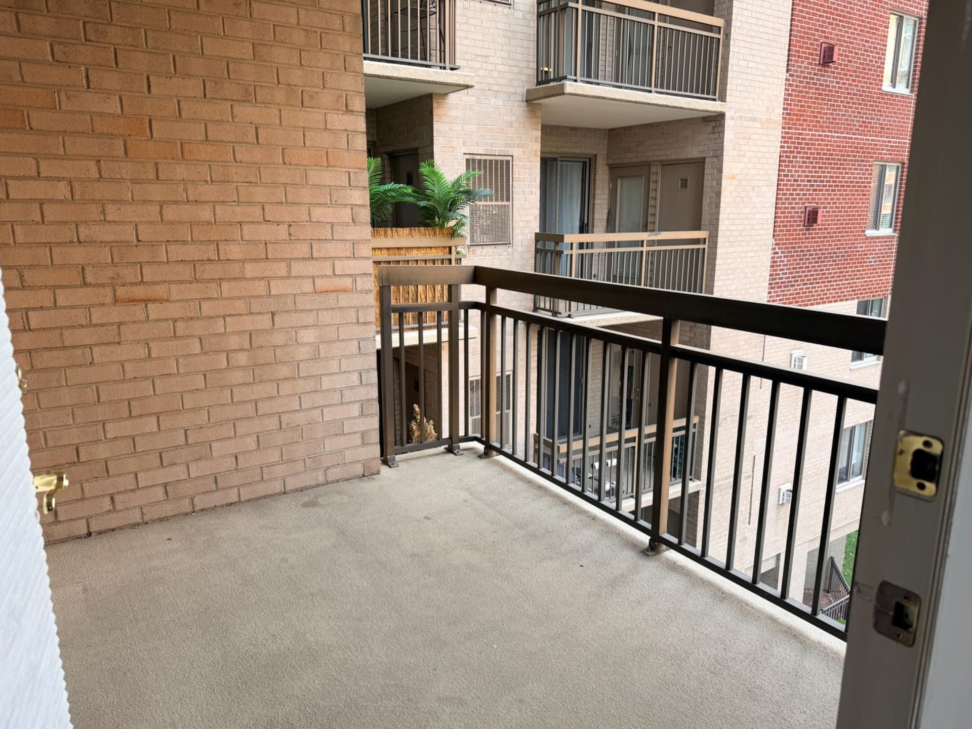 901 N Monroe Street #402 photo 6