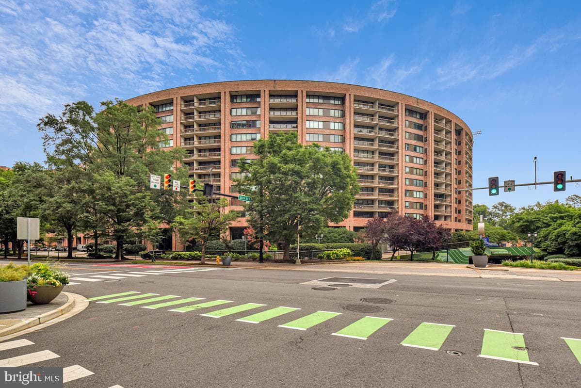 1805 Crystal Drive #807s, Arlington