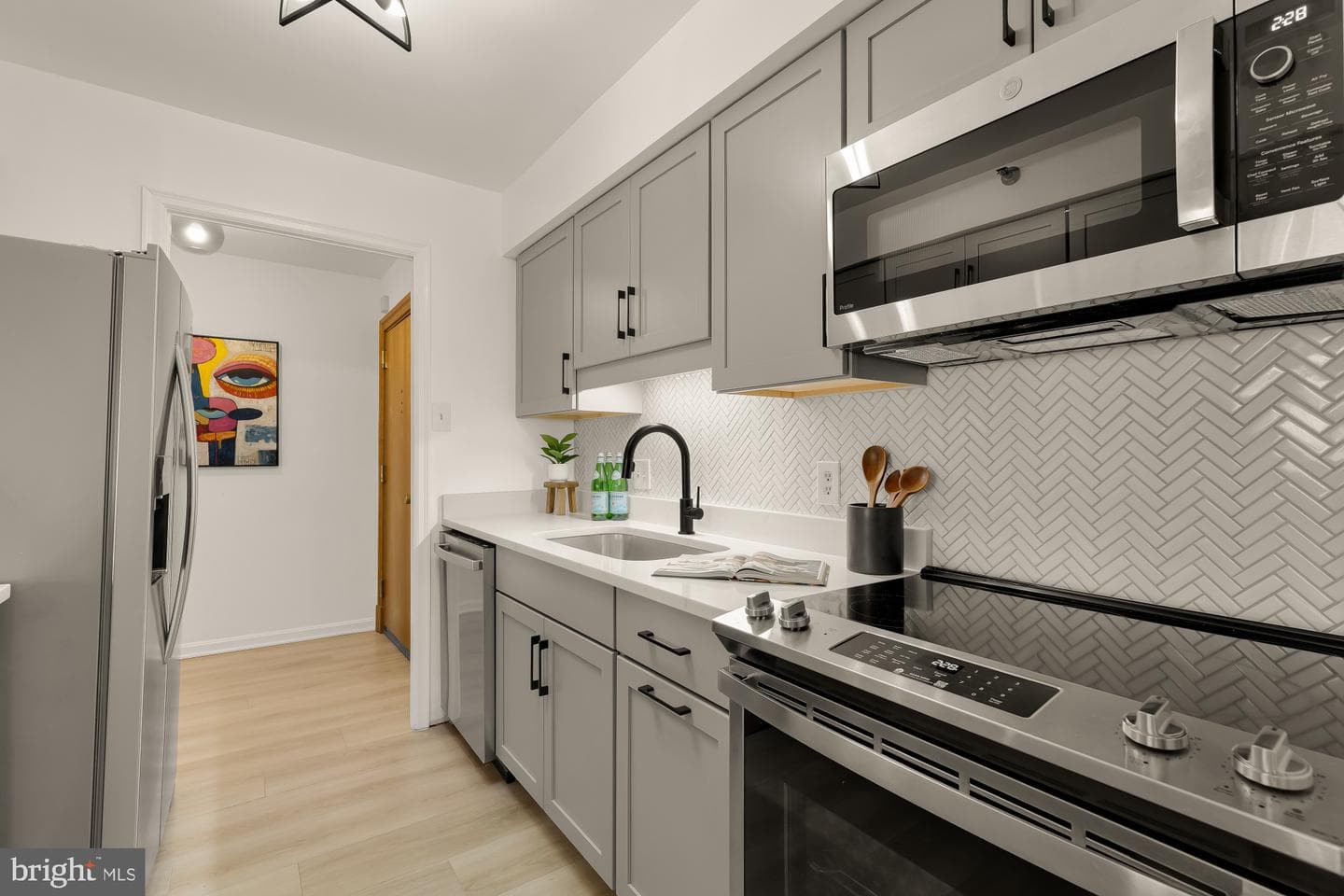1301 N Courthouse Road #706 photo 8