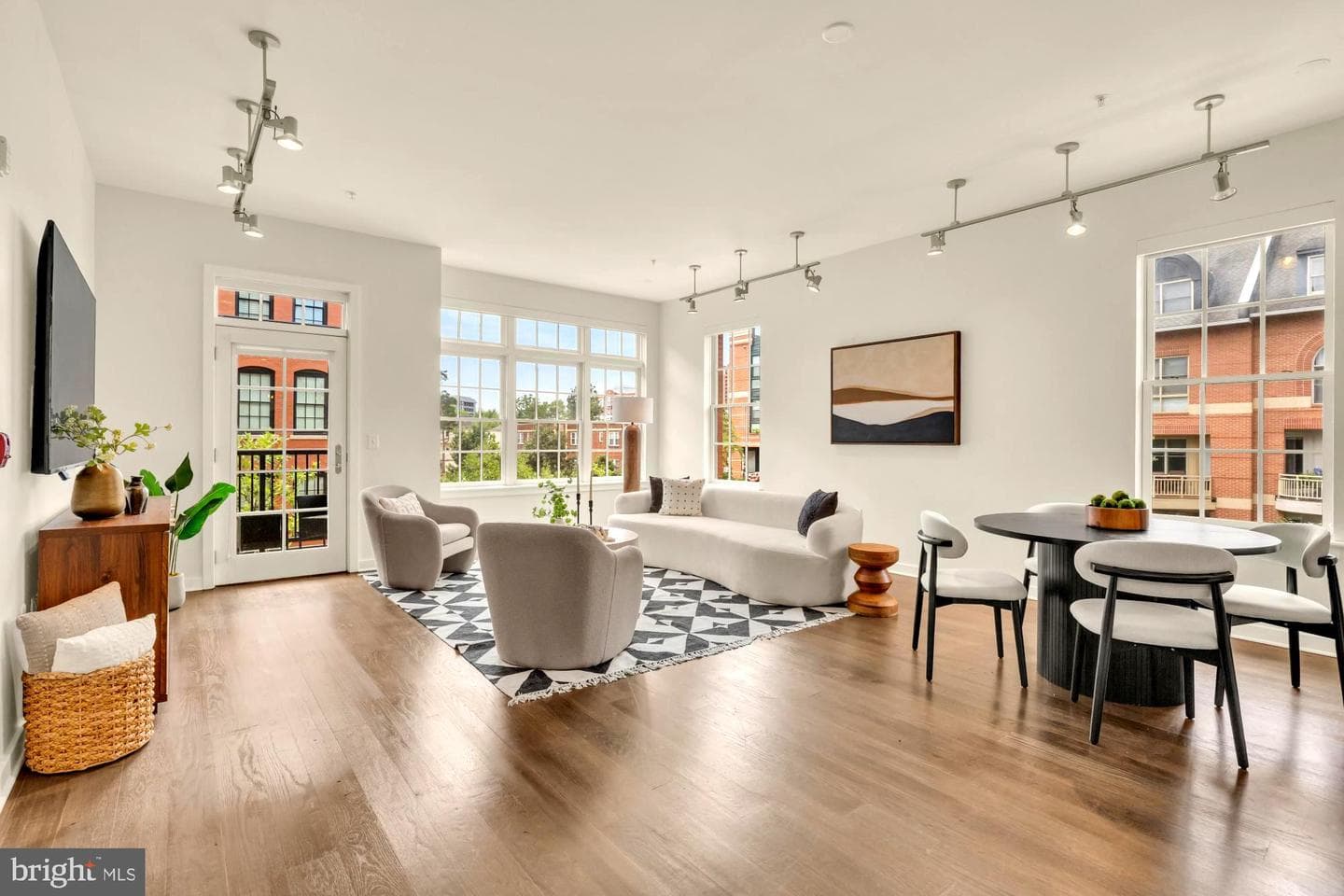 1700 Clarendon Boulevard #154, Arlington