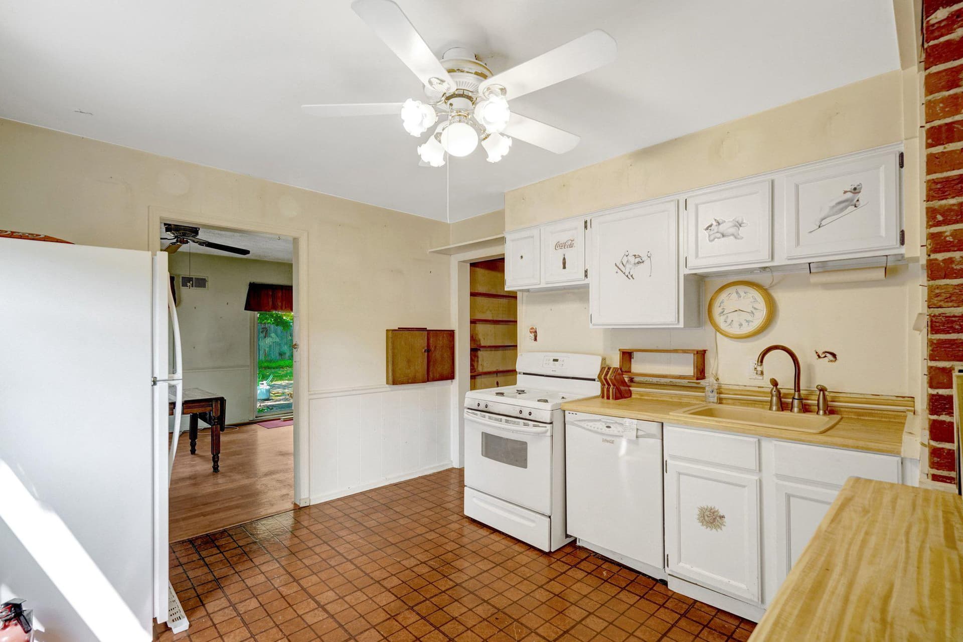 1208 S Frederick Street photo 14