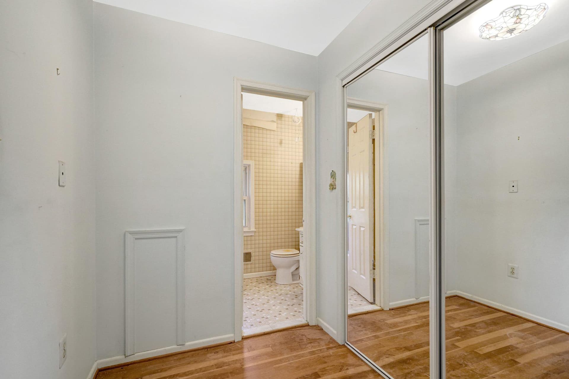 1208 S Frederick Street photo 22