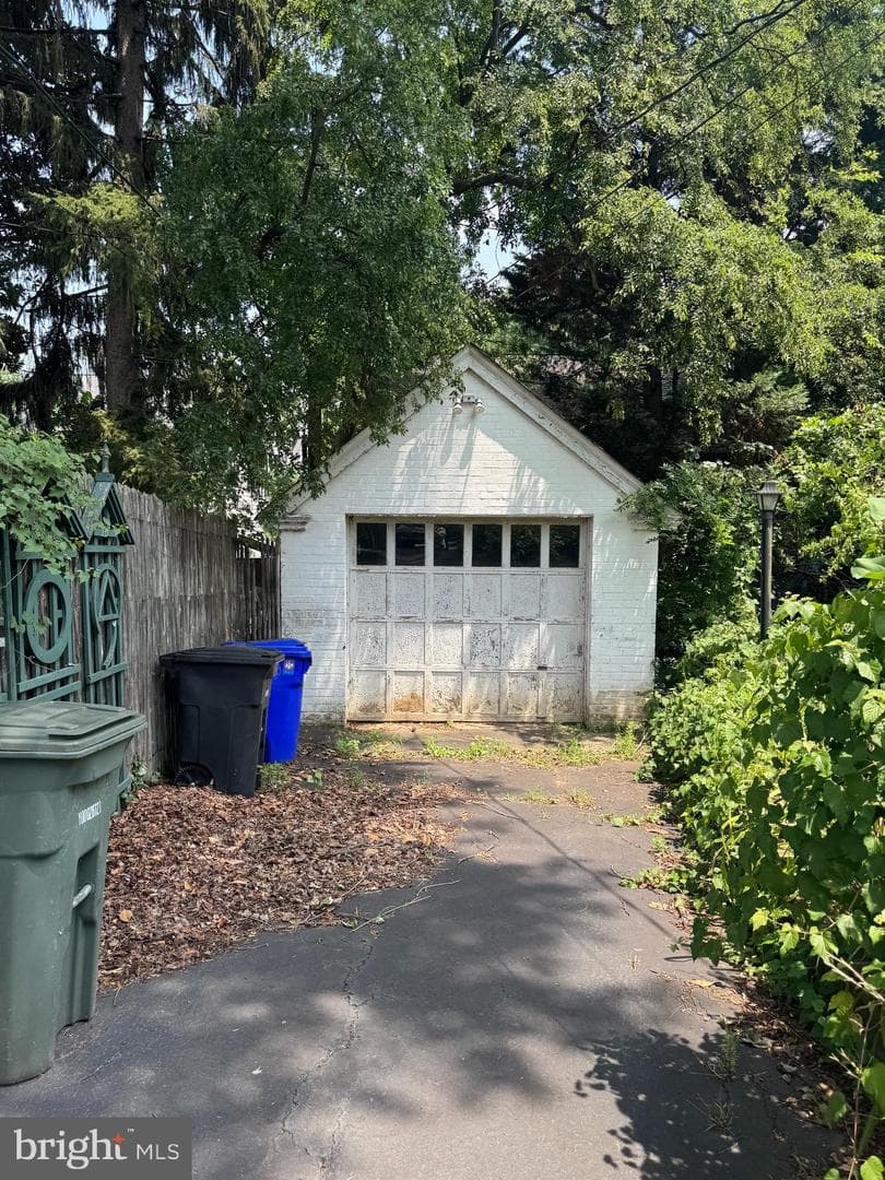 1205 N Columbus Street photo 5