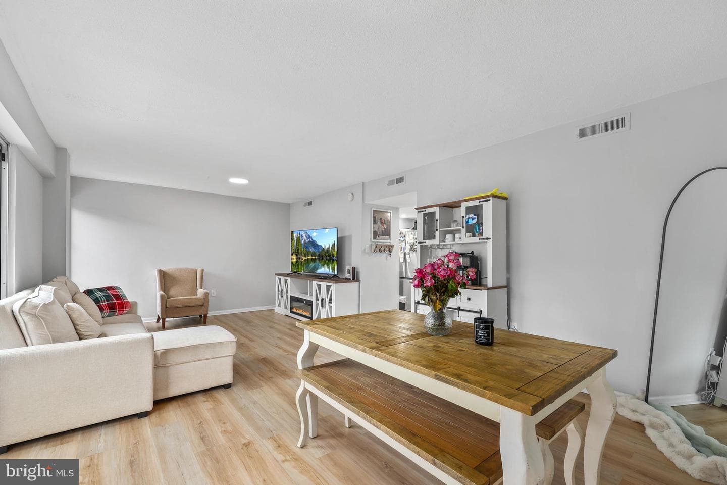 1300 Army Navy Drive #320, Arlington