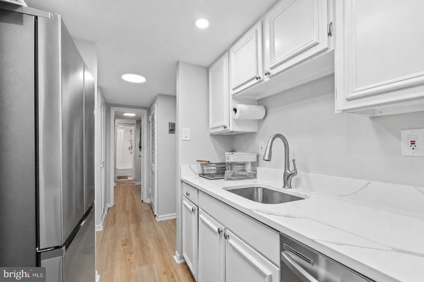 1300 Army Navy Drive #320 photo 3