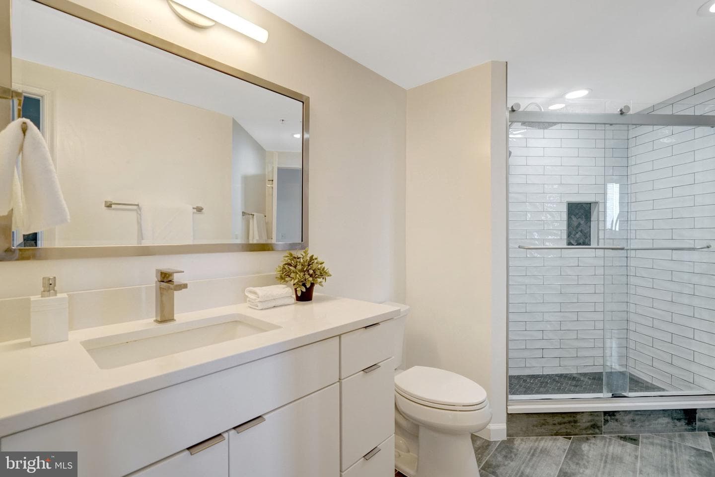 851 N Glebe Road #1911 photo 16