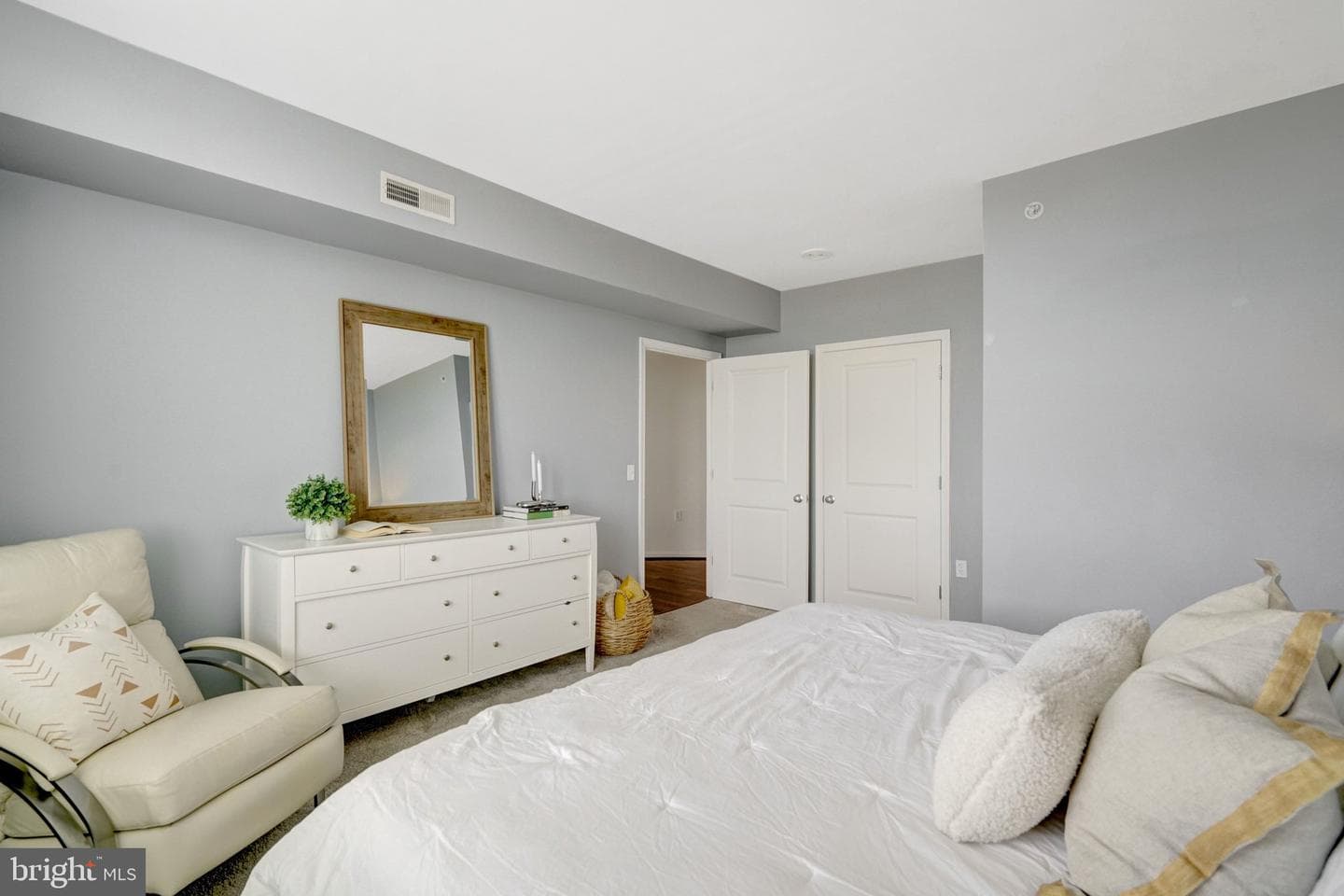 851 N Glebe Road #1911 photo 19