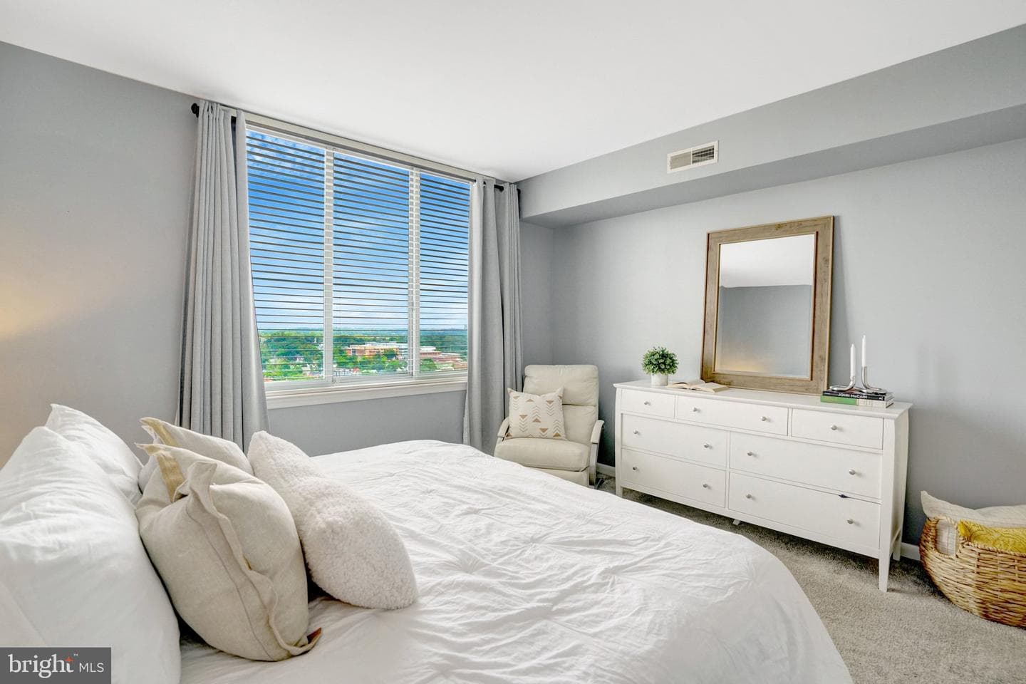 851 N Glebe Road #1911 photo 21