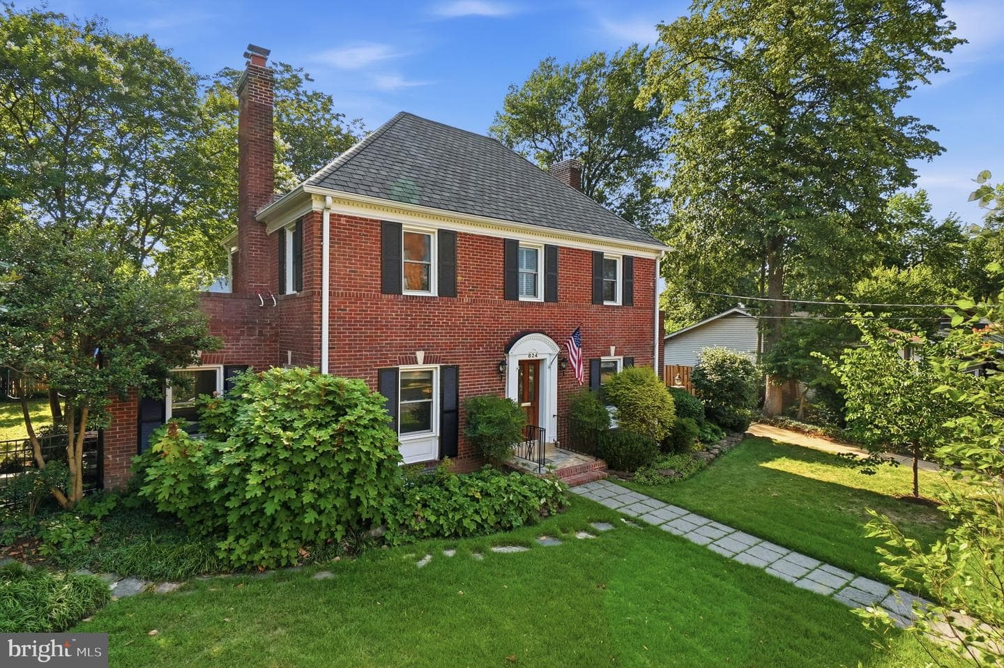824 S Courthouse Road, Arlington