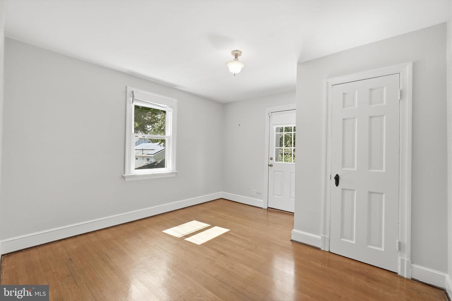 824 S Courthouse Road photo 41