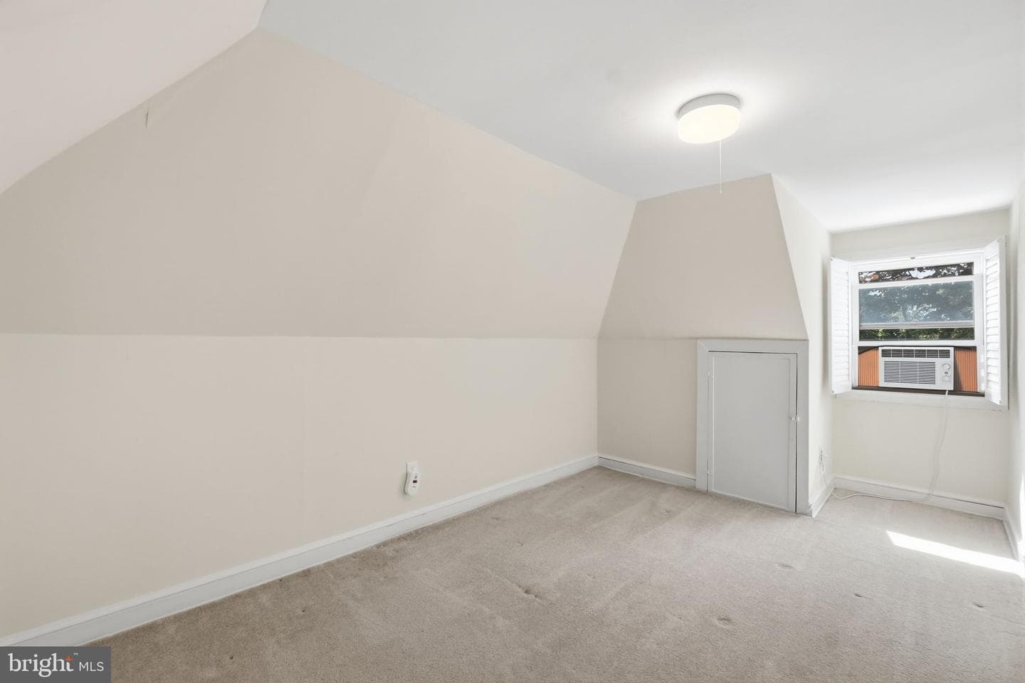 824 S Courthouse Road photo 46