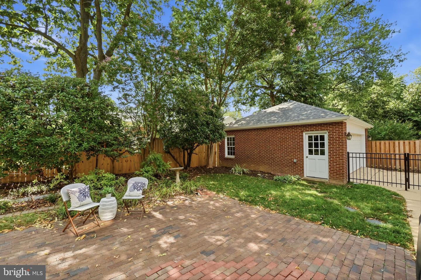824 S Courthouse Road photo 8