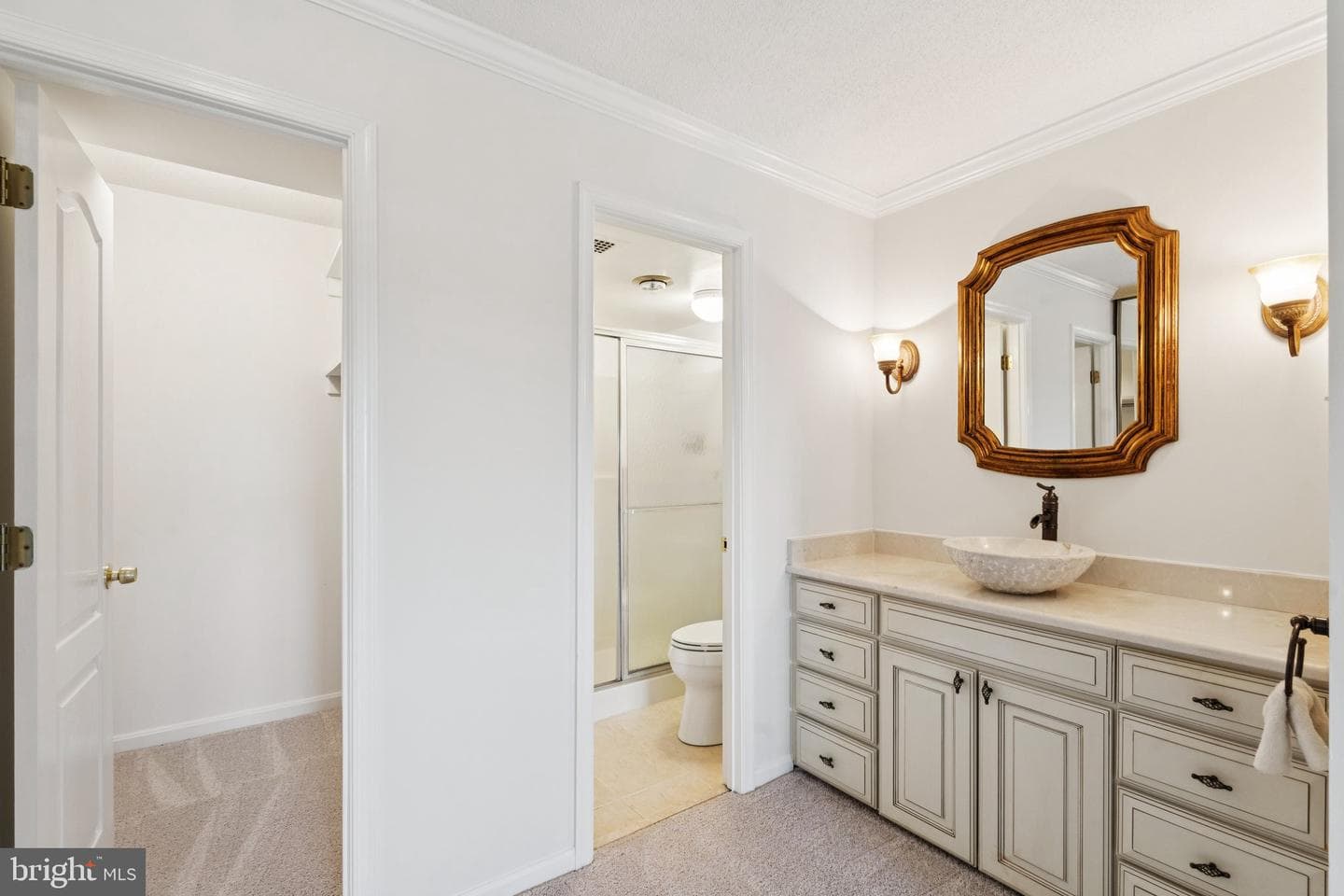 205 Yoakum Parkway #823 photo 13