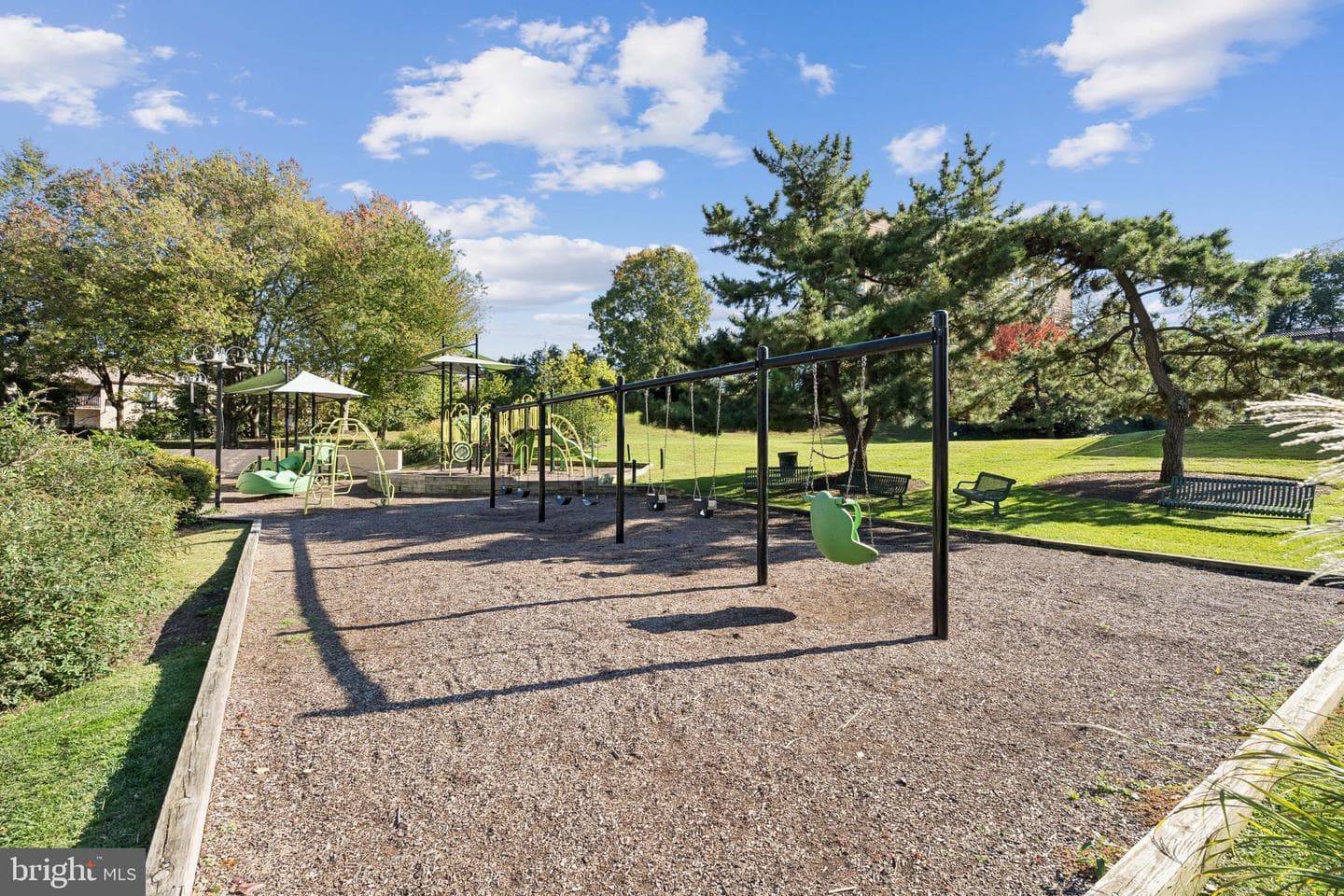 205 Yoakum Parkway #823 photo 46