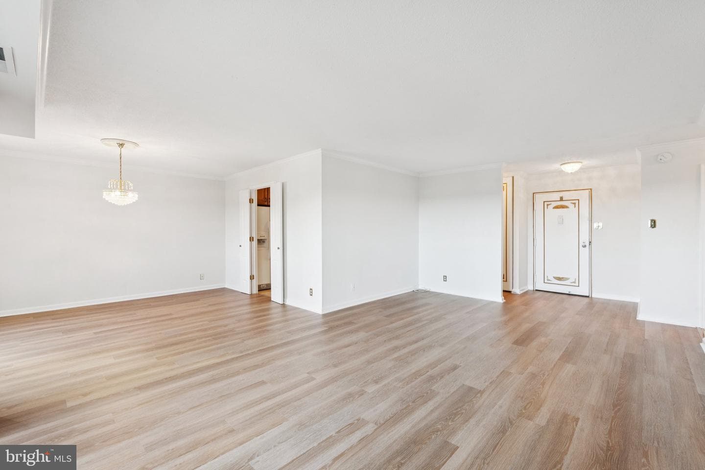 205 Yoakum Parkway #823 photo 6