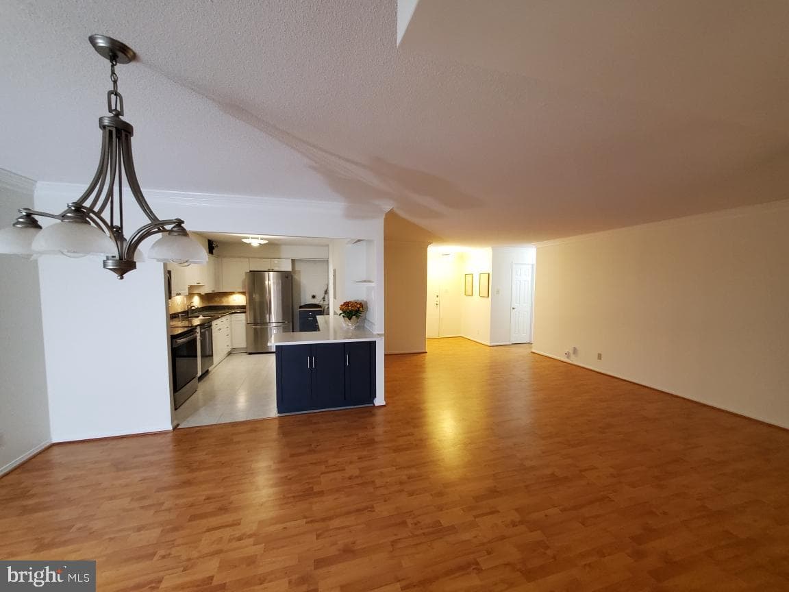 203 Yoakum Parkway #1807 photo 10