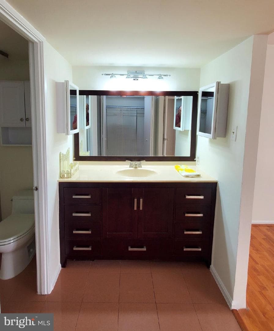 203 Yoakum Parkway #1807 photo 14