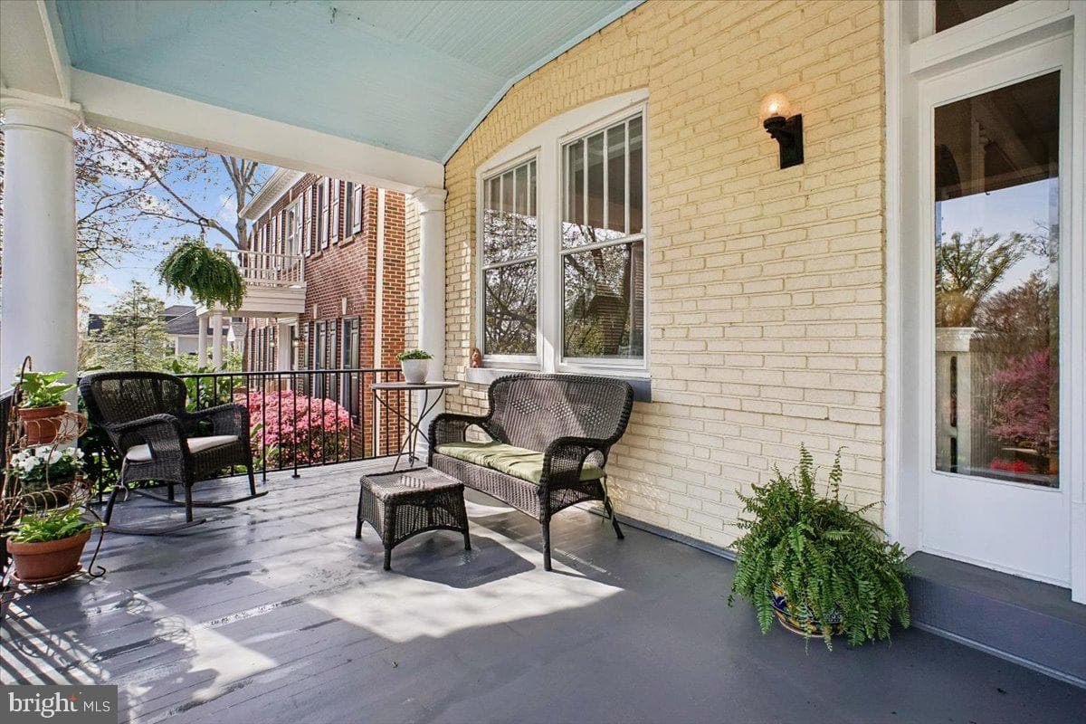 310 N View Terrace photo 10