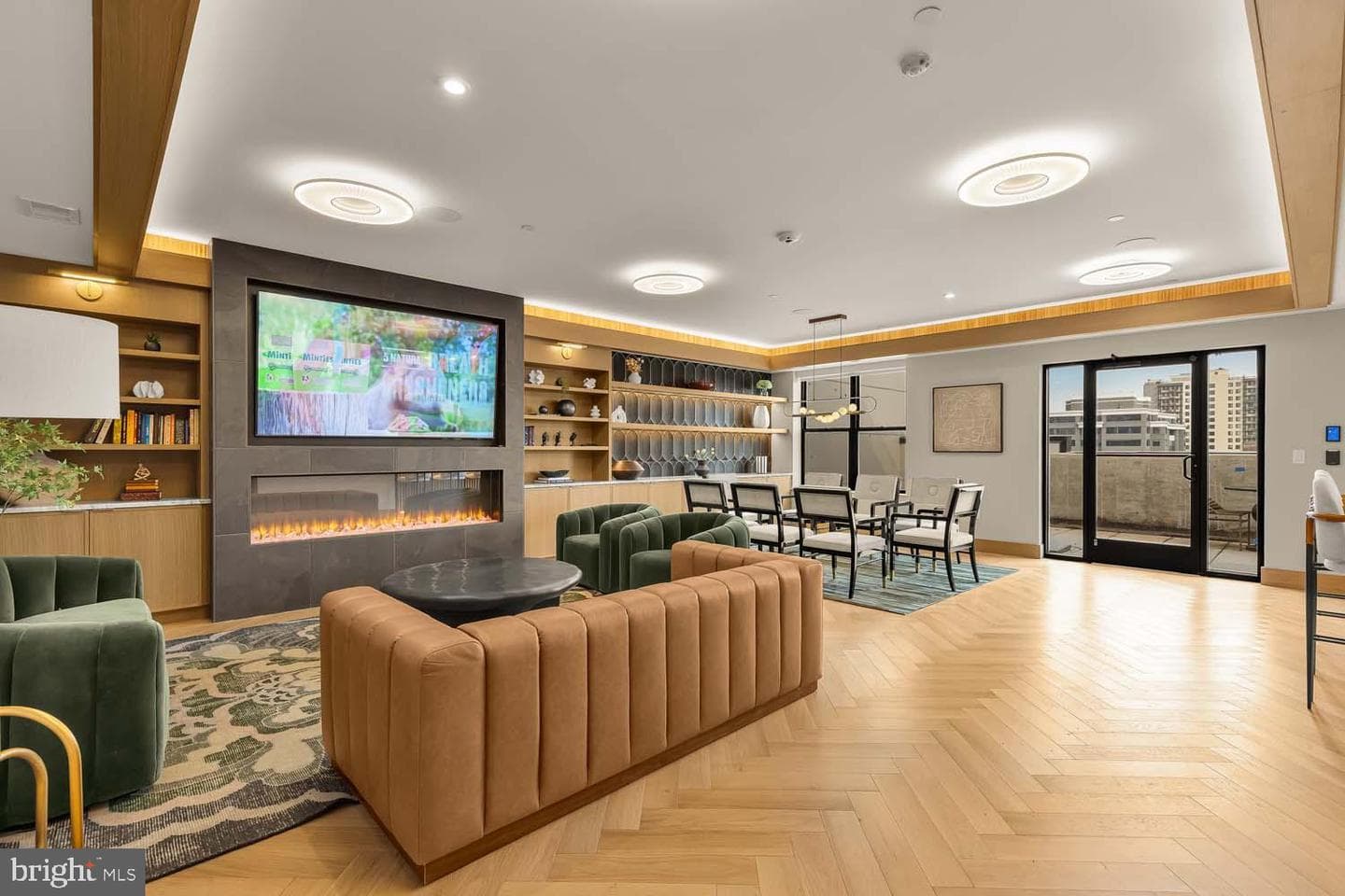 811 N Columbus Street #413 photo 8