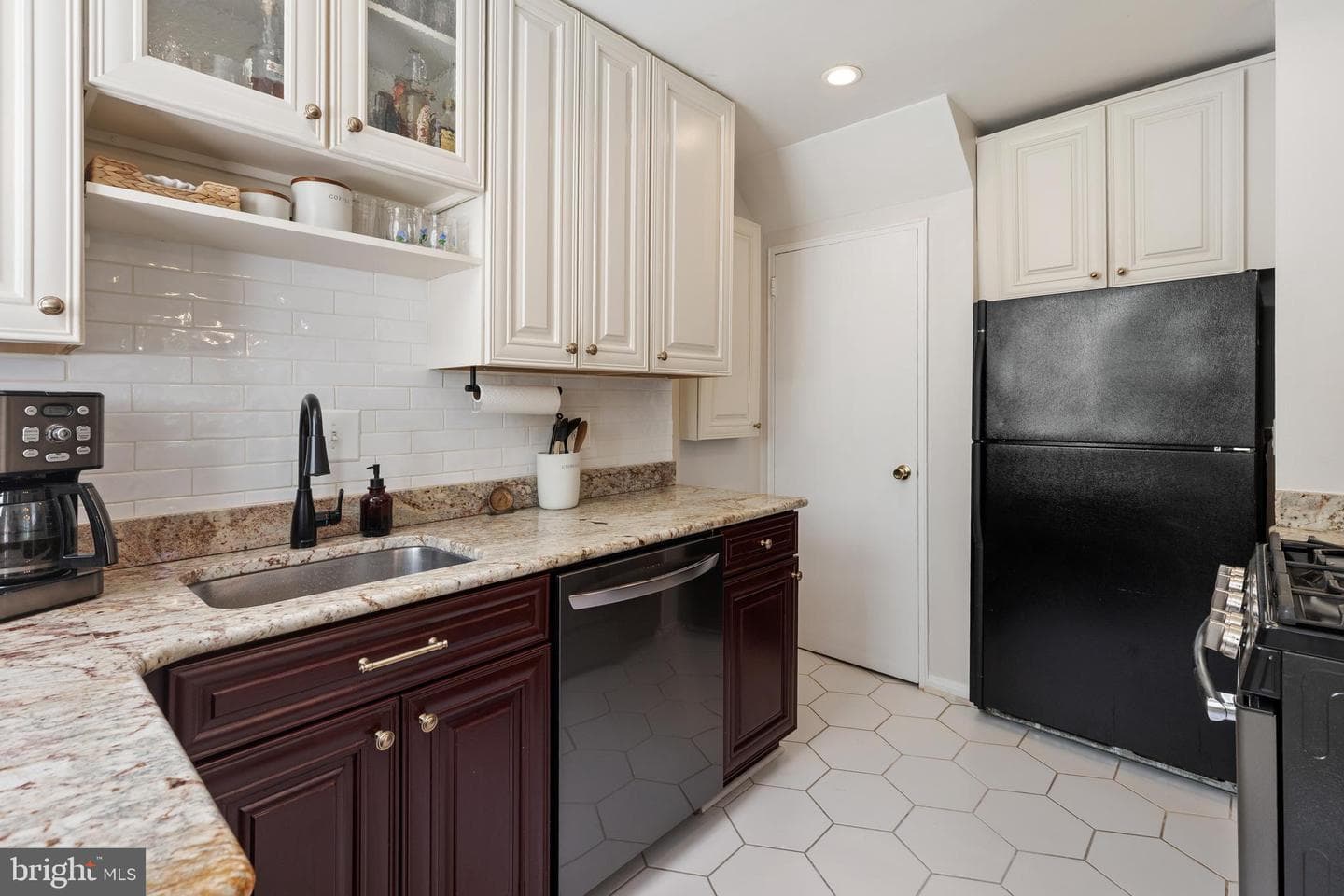 3740 Keller Avenue photo 8