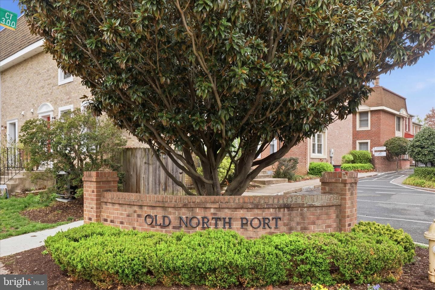 1306 Chetworth Court photo 31