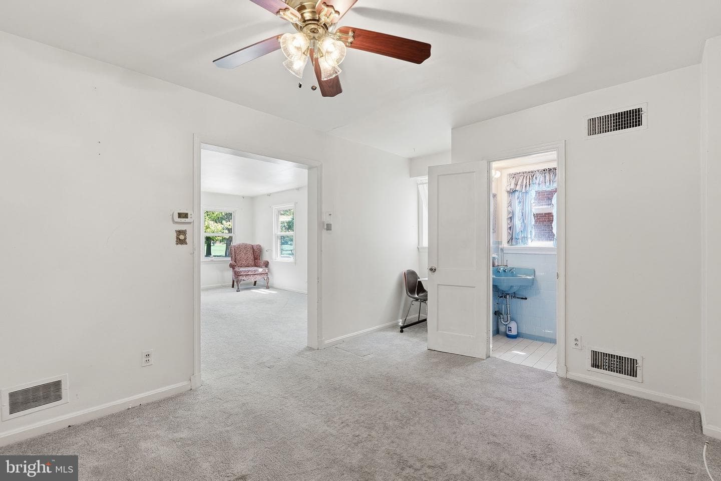 1710 N Cliff Street photo 9