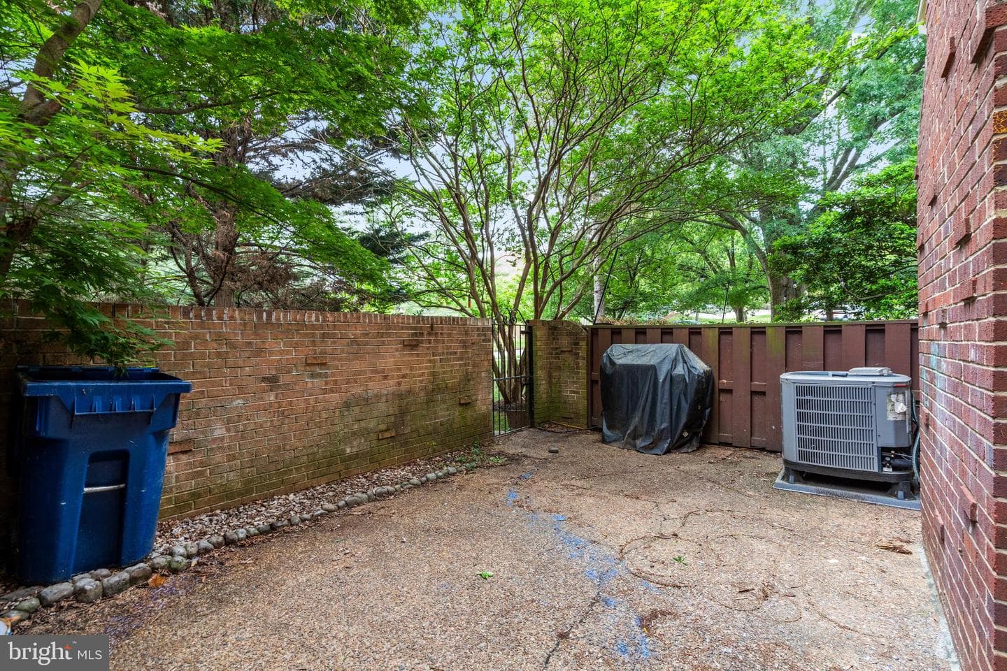 663 N Armistead Street photo 38