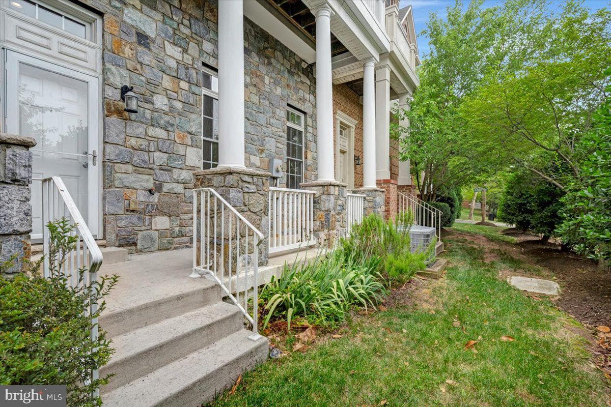 3534 Goddard Way photo 43