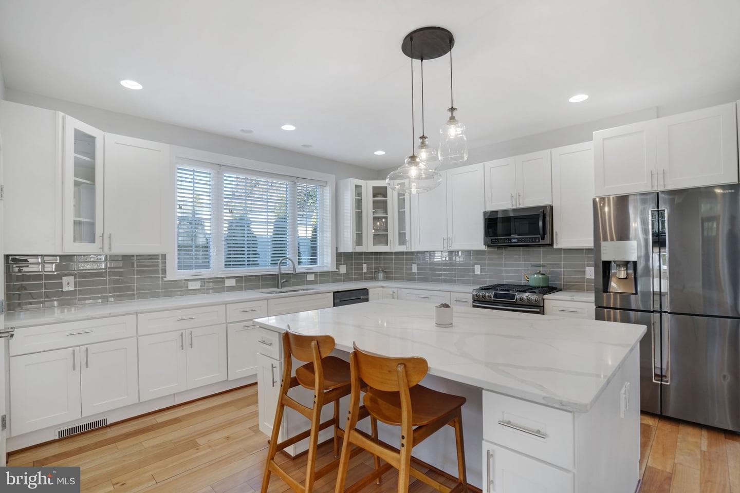 3731 Duke Street photo 11