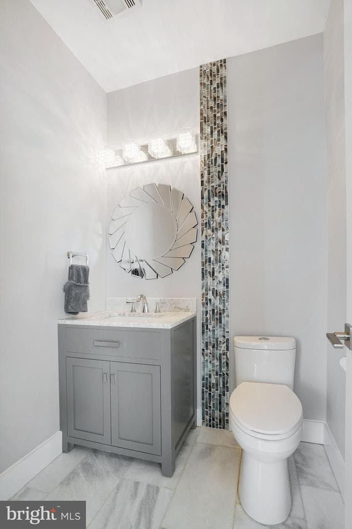 3731 Duke Street photo 22