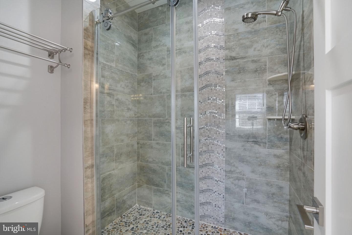 3731 Duke Street photo 25
