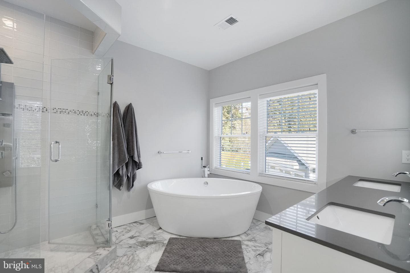 3731 Duke Street photo 27