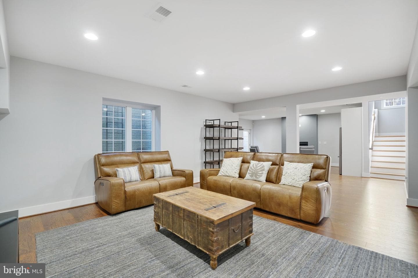 3731 Duke Street photo 42