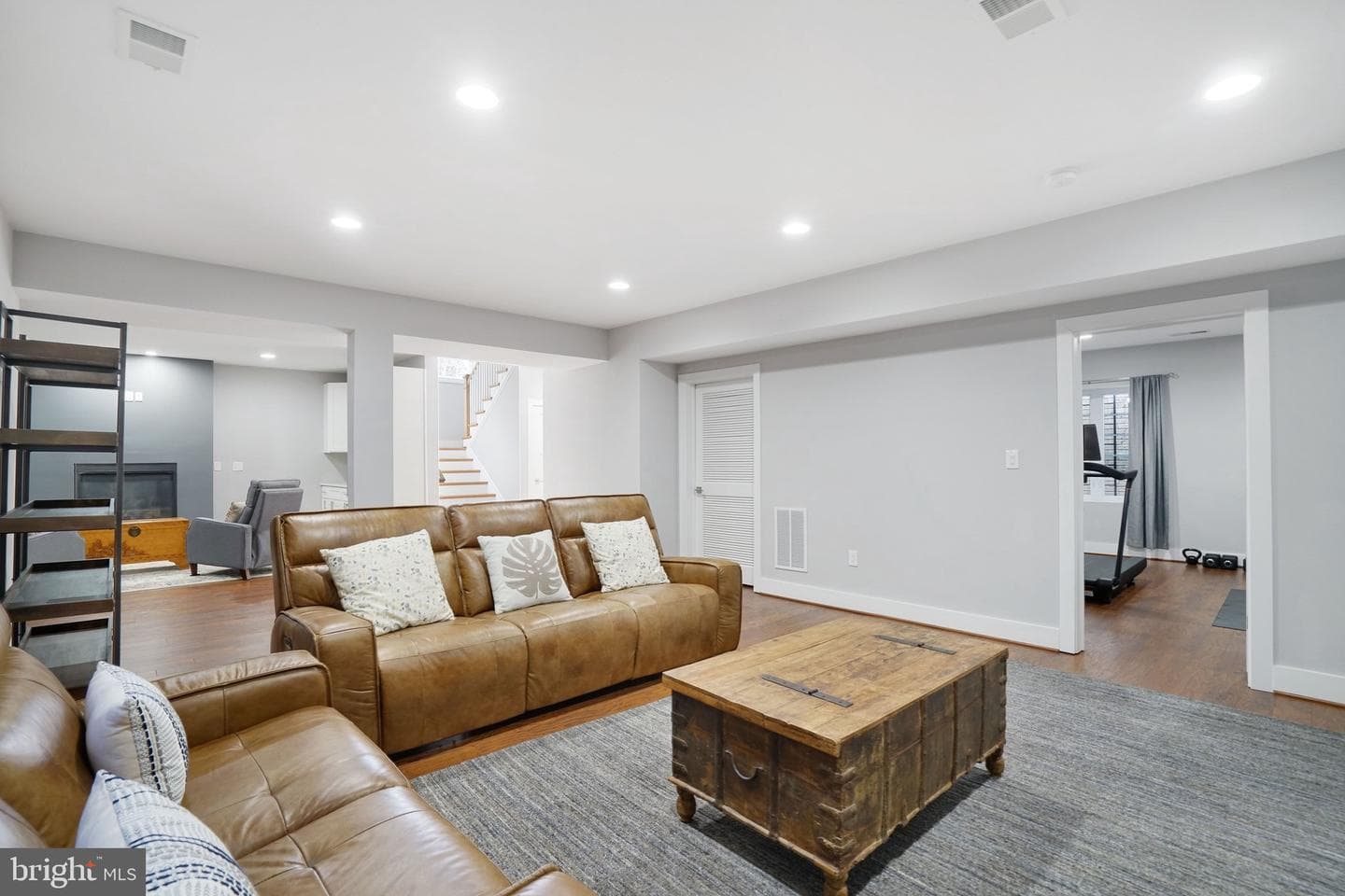 3731 Duke Street photo 43
