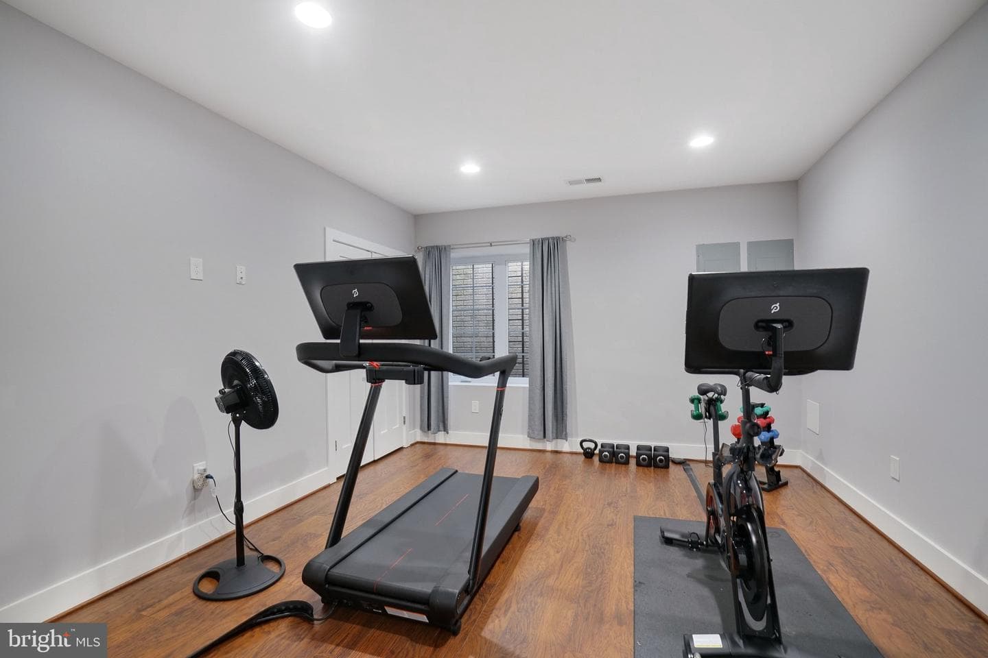 3731 Duke Street photo 45
