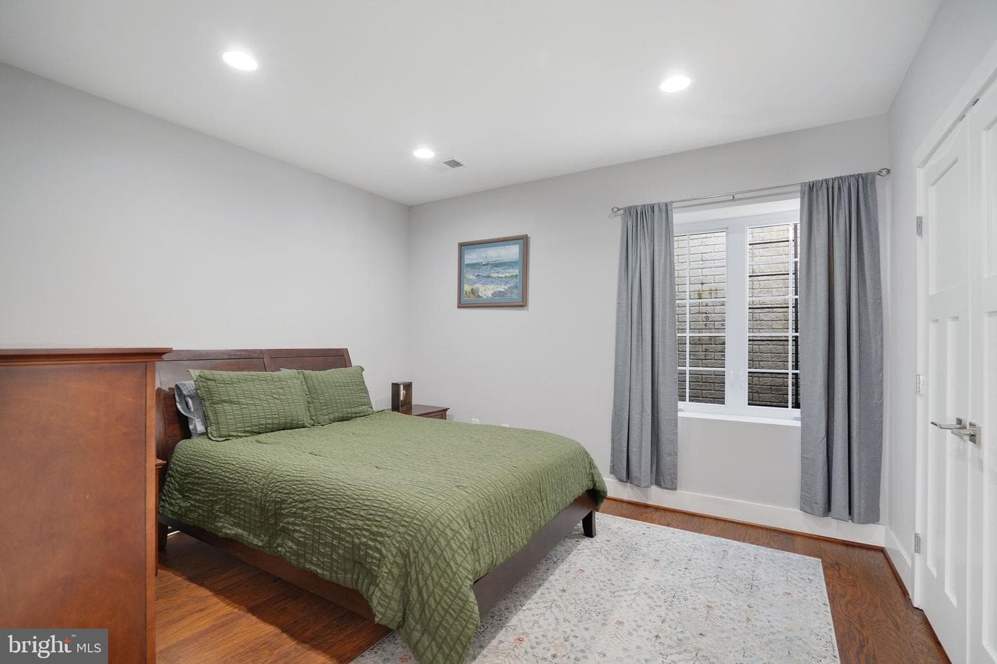 3731 Duke Street photo 47
