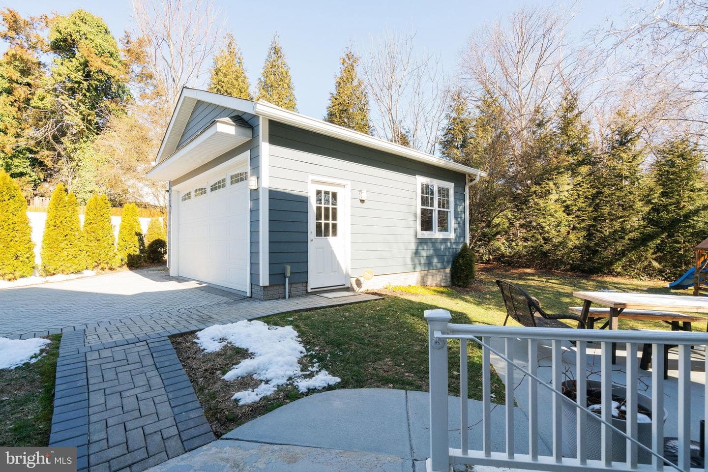 3731 Duke Street photo 52